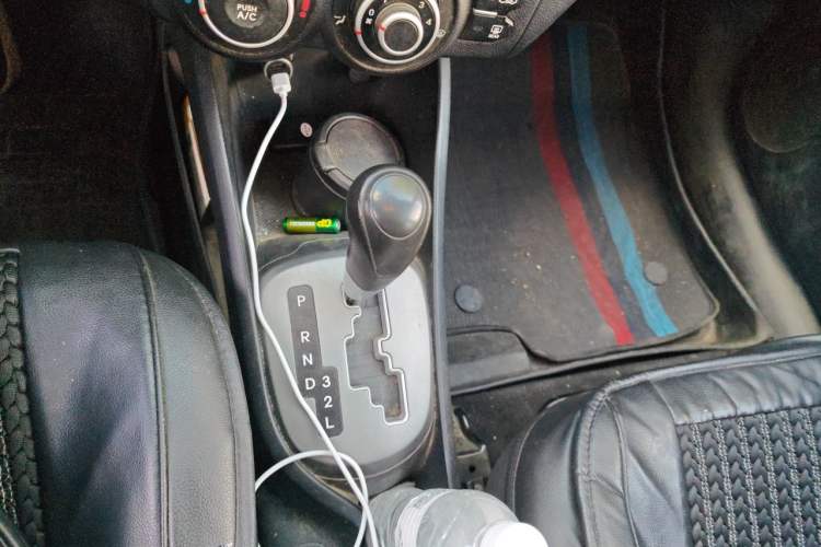 Used Kia K2 2012 Sedan 1.4L Automatic GLS Commemorative Edition Gear Lever