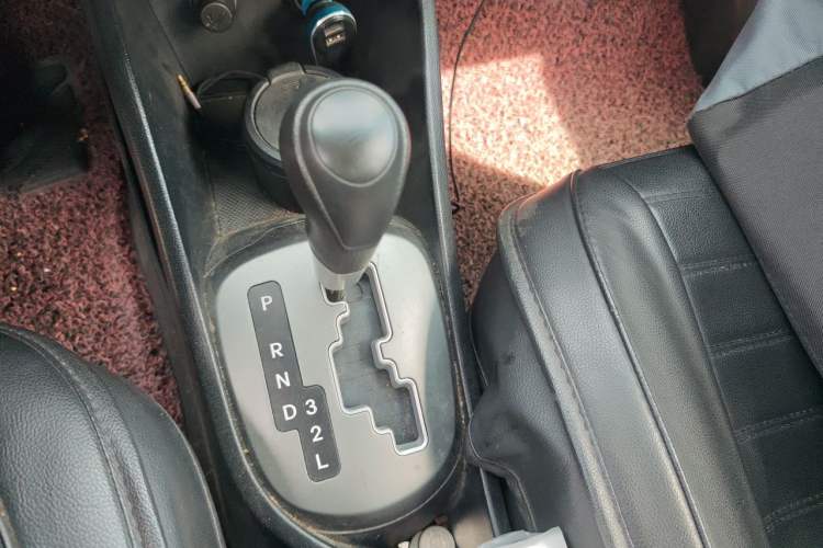 Used Kia K2 2012 Sedan 1.4L Automatic GLS Commemorative Edition Gear Lever