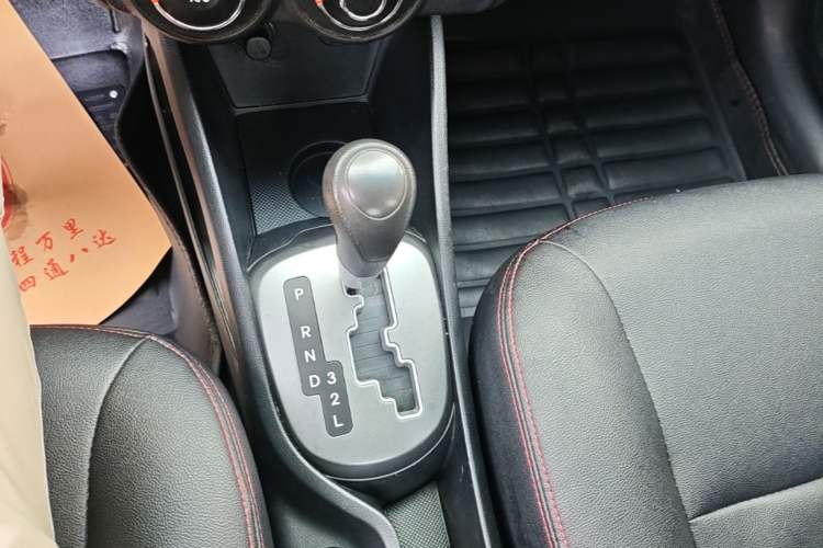Used Kia K2 2012 Sedan 1.4L Automatic GLS Commemorative Edition Gear Lever