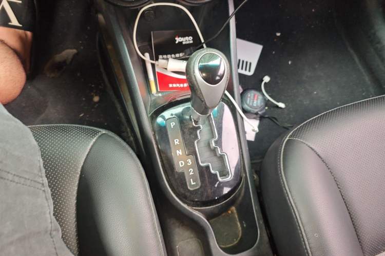 Used Kia K2 2012 Sedan 1.6L Automatic Transmission Premium Commemorative Edition Gear Lever
