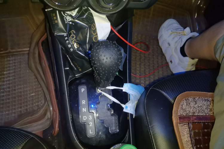 Used Kia K2 2012 Sedan 1.6L Automatic Transmission Premium Commemorative Edition Gear Lever