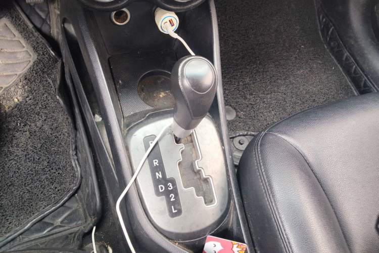 Used Kia K2 2012 Sedan 1.4L Automatic GLS Commemorative Edition Gear Lever