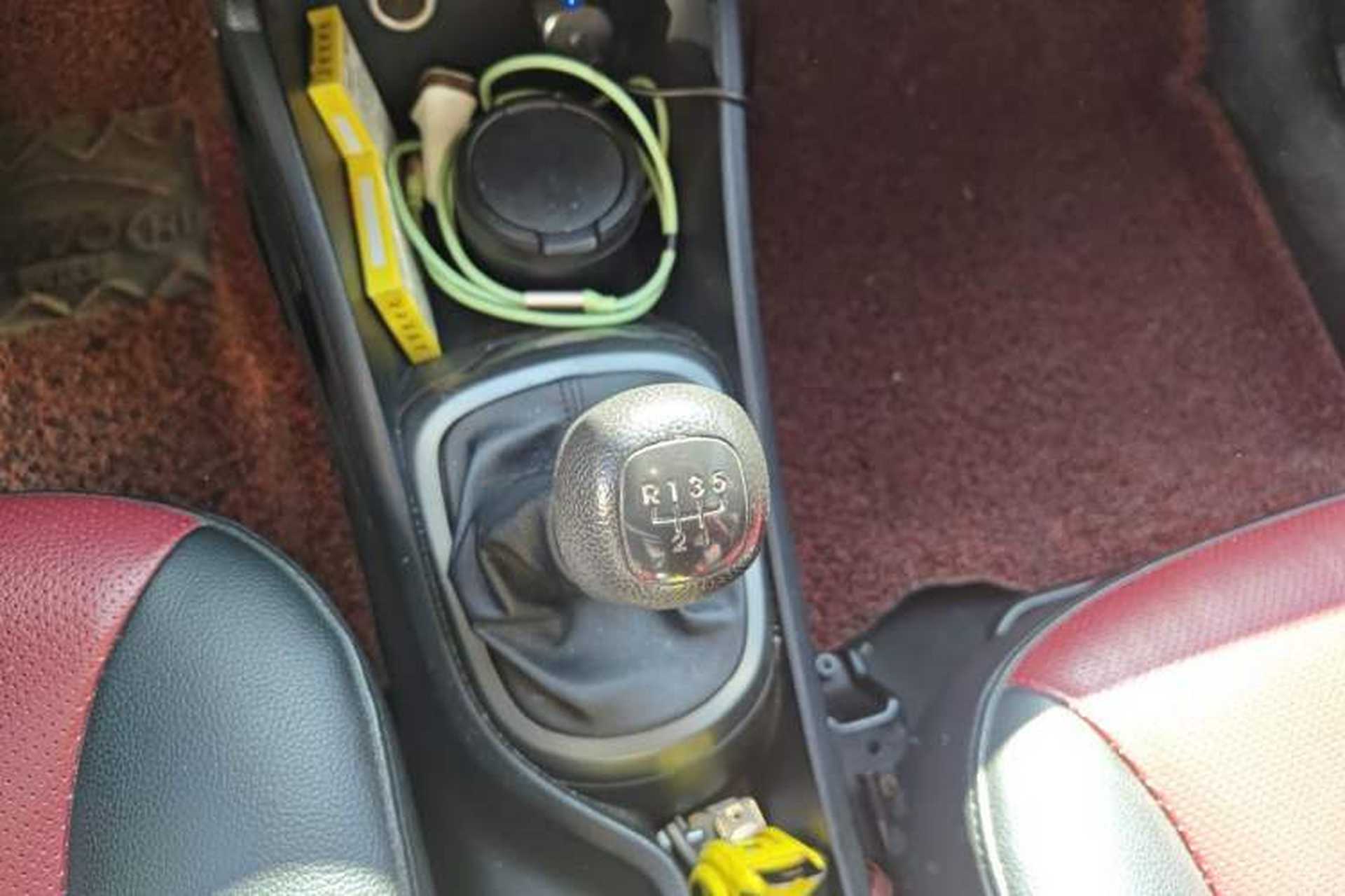 Used Kia K2 2012 Hatchback 1.4L MT Cool Edition Commemorative Model Gear Lever