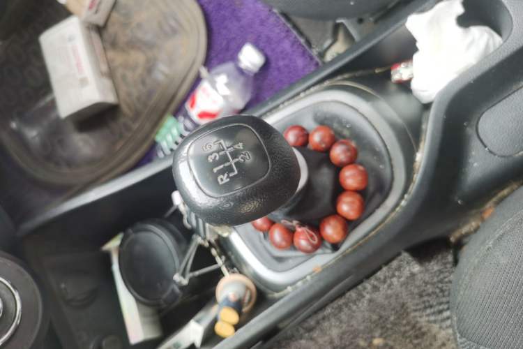 Used Kia K2 2012 Sedan 1.4L MT GLS Commemorative Edition Gear Lever