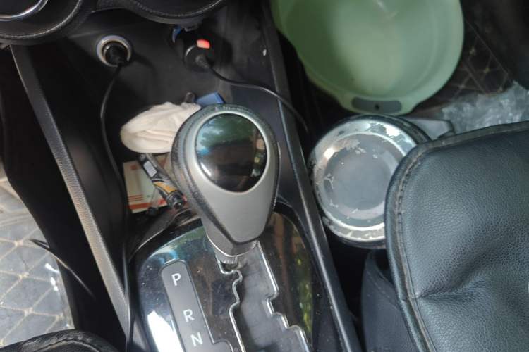 Used Kia K2 2012 Sedan 1.6L Automatic Transmission Premium Commemorative Edition Gear Lever