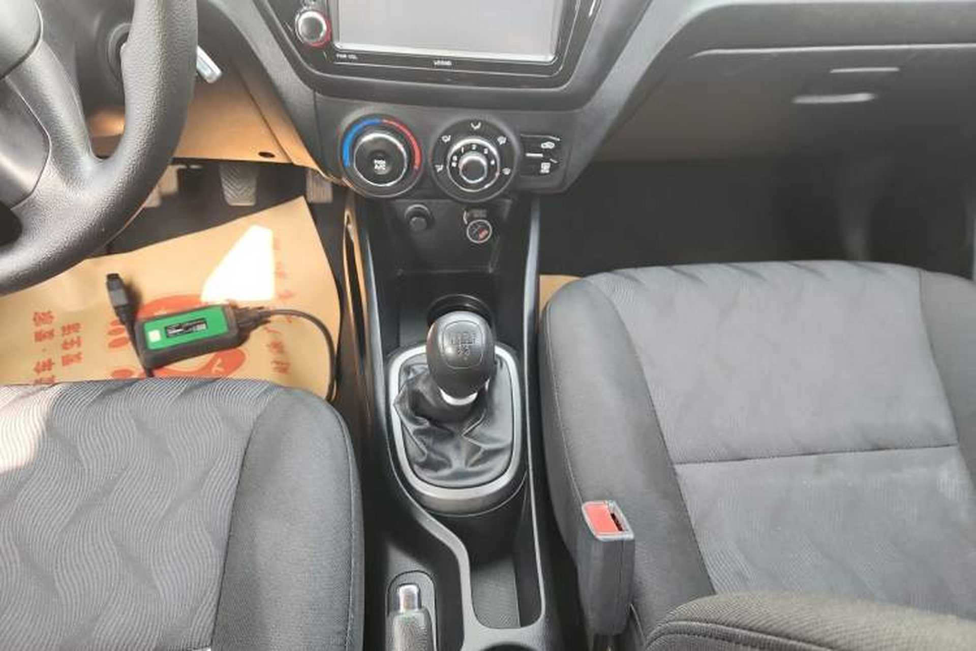 Used Kia K2 2012 Sedan 1.4L MT GLS Commemorative Edition Gear Lever