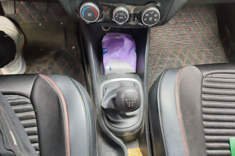 Used Kia K2 2012 Sedan 1.4L MT GL Commemorative Edition Gear Lever