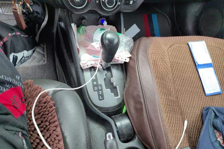 Used Kia K2 2012 Sedan 1.4L Automatic GLS Commemorative Edition Gear Lever