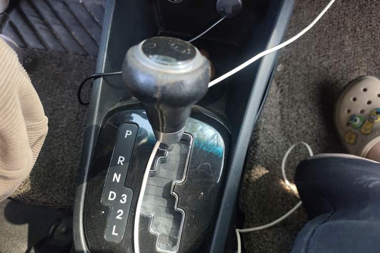 Used Kia K2 2012 Sedan 1.6L Automatic Transmission Premium Commemorative Edition Gear Lever