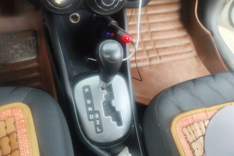 Used Kia K2 2012 Sedan 1.4L Automatic GLS Commemorative Edition Gear Lever