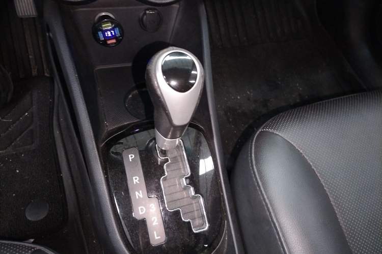 Used Kia K2 2012 Sedan 1.6L Automatic Transmission Premium Commemorative Edition Gear Lever
