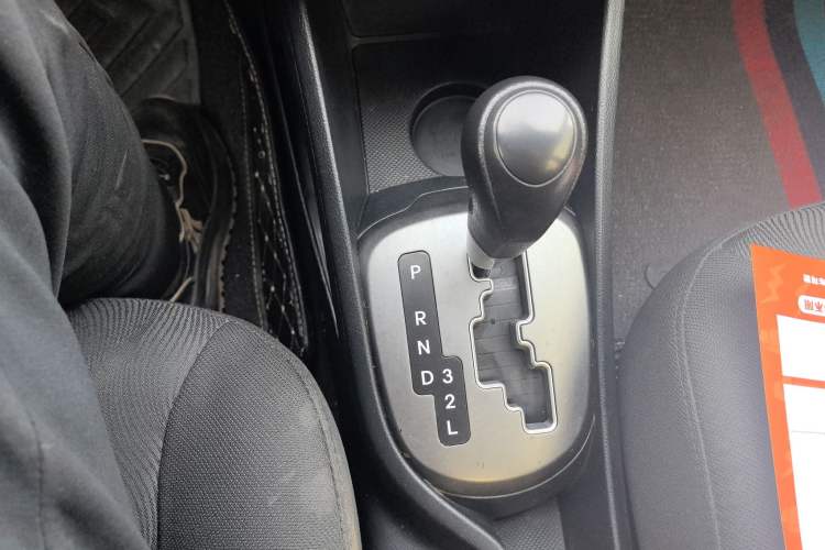 Used Kia K2 2012 Sedan 1.4L Automatic GLS Commemorative Edition Gear Lever