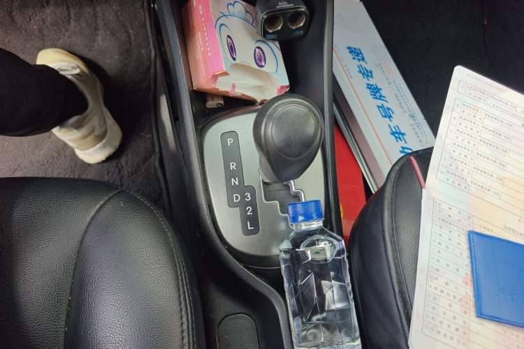 Used Kia K2 2012 Sedan 1.4L Automatic GLS Commemorative Edition Gear Lever