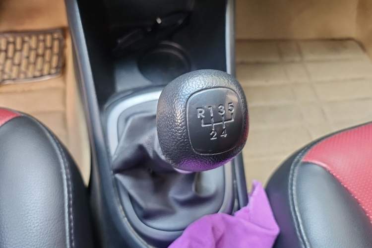 Used Kia K2 2012 Hatchback 1.4L MT Cool Edition Commemorative Model Gear Lever