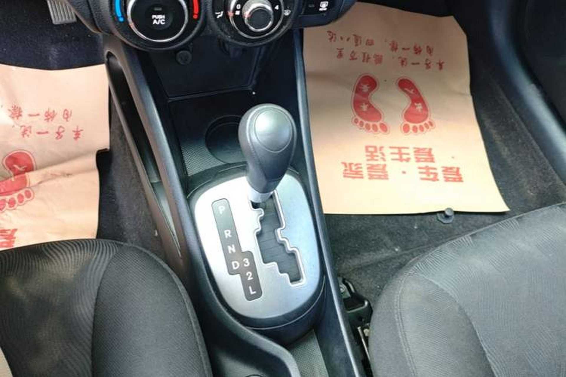 Used Kia K2 2012 Sedan 1.4L Automatic GLS Commemorative Edition Gear Lever