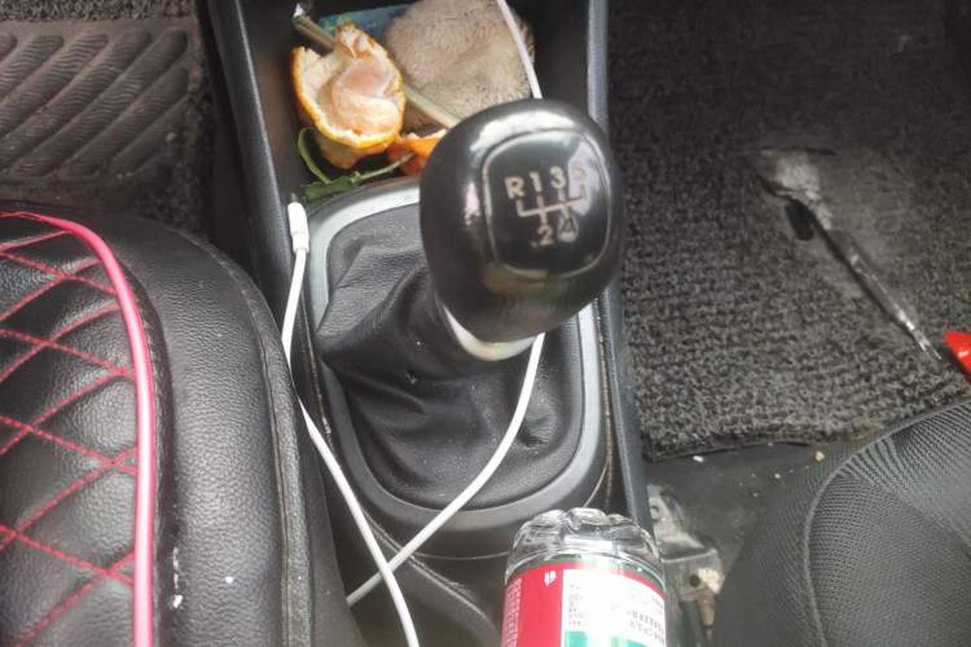 Used Kia K2 2012 Sedan 1.4L MT GLS Commemorative Edition Gear Lever