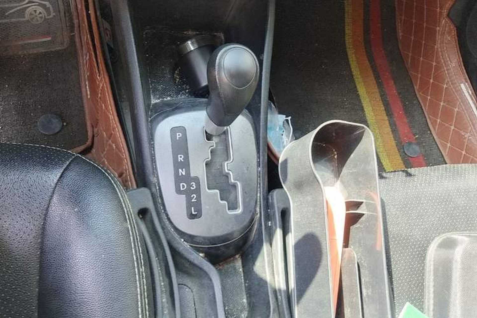 Used Kia K2 2012 Sedan 1.4L Automatic GLS Commemorative Edition Gear Lever