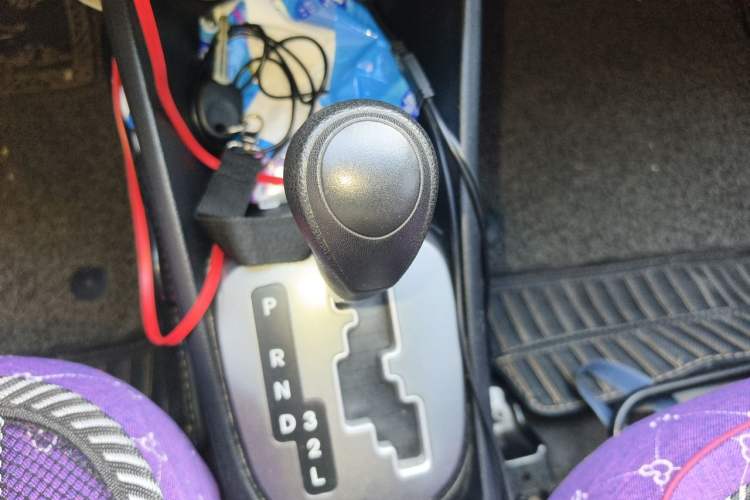 Used Kia K2 2012 Sedan 1.4L Automatic GLS Commemorative Edition Gear Lever