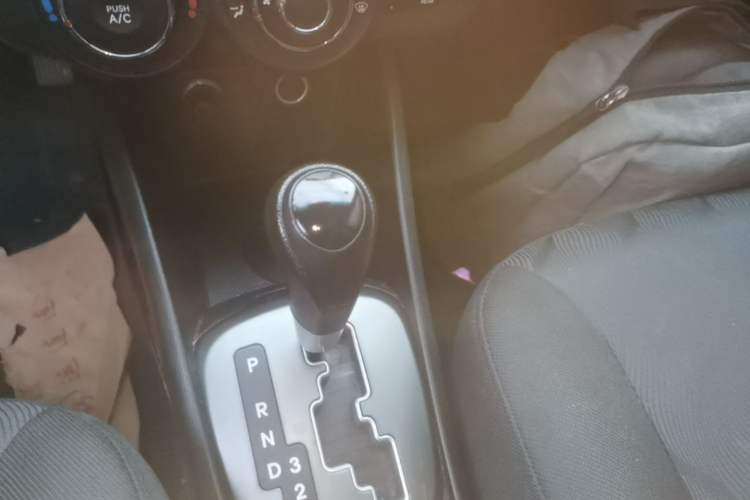 Used Kia K2 2012 Sedan 1.4L Automatic GLS Commemorative Edition Gear Lever