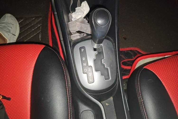 Used Kia K2 2012 Sedan 1.4L Automatic GLS Commemorative Edition Gear Lever
