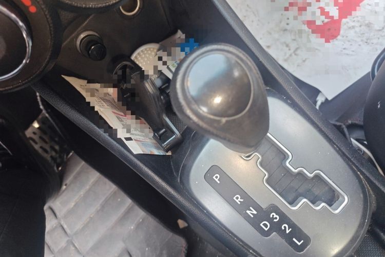 Used Kia K2 2012 Sedan 1.4L Automatic GLS Commemorative Edition Gear Lever