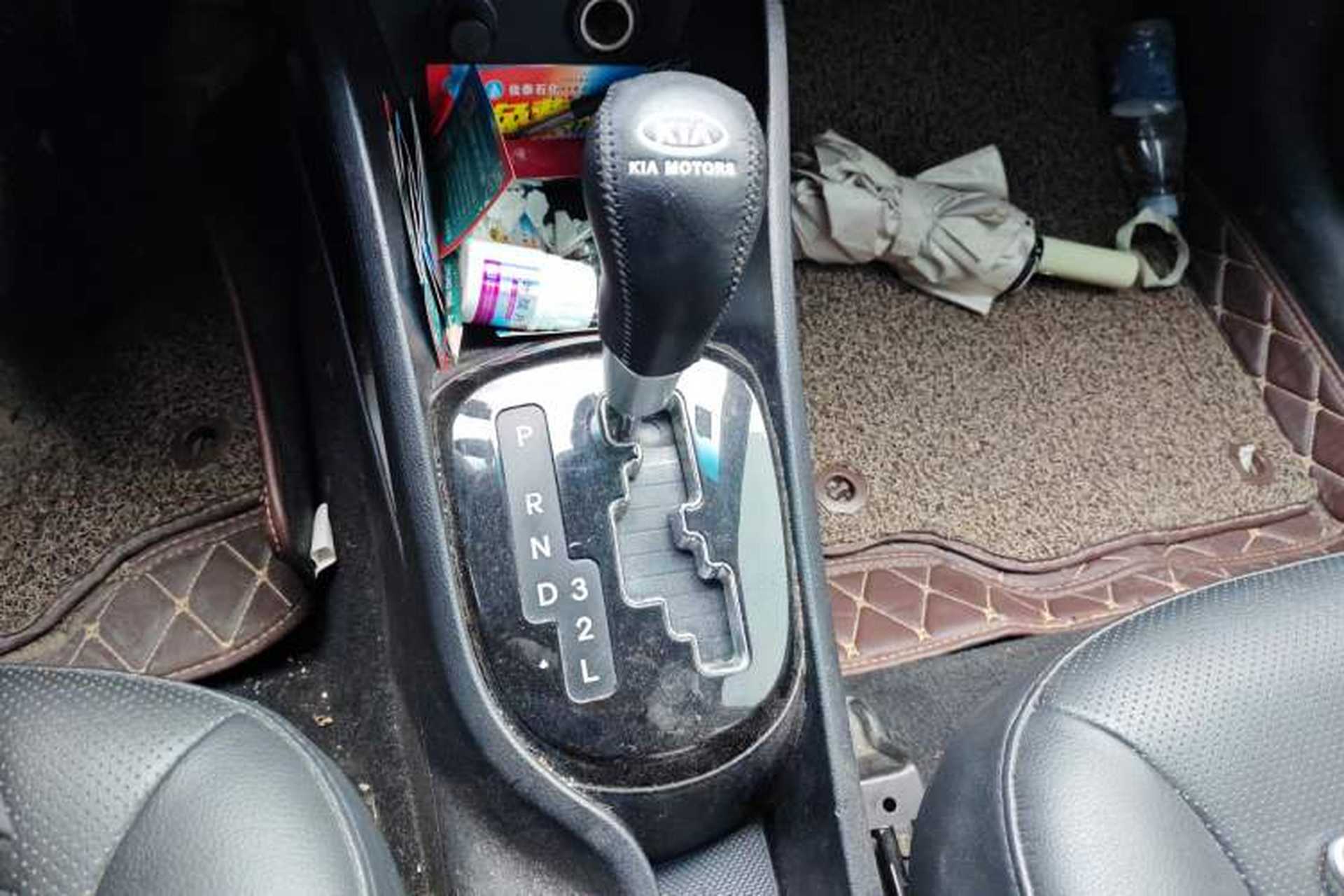 Used Kia K2 2012 Sedan 1.6L Automatic Transmission Premium Commemorative Edition Gear Lever