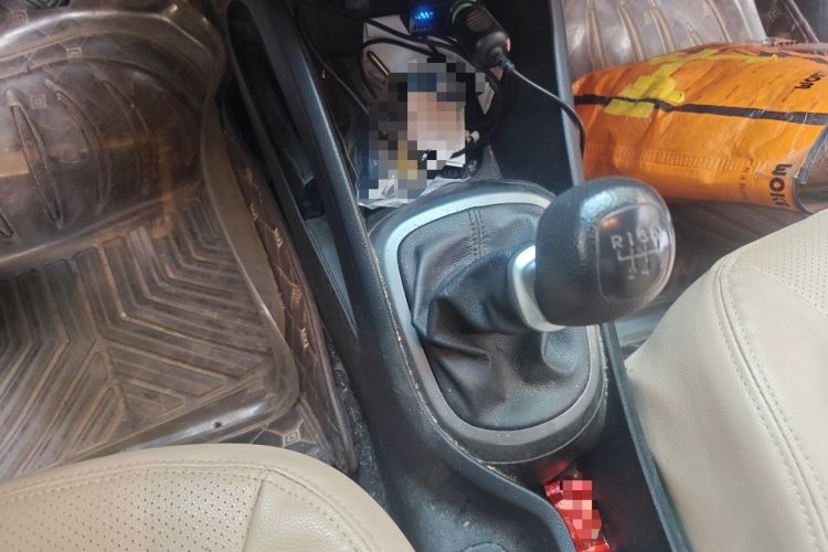 Used Kia K2 2012 Sedan 1.4L MT GLS Commemorative Edition Gear Lever