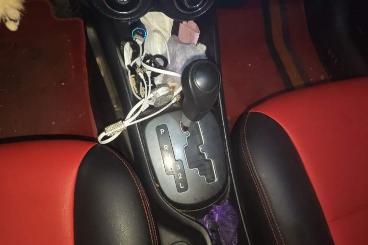 Used Kia K2 2012 Sedan 1.4L Automatic GLS Commemorative Edition Gear Lever