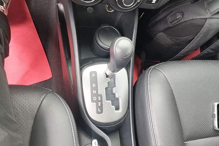 Used Kia K2 2012 Sedan 1.4L Automatic GLS Commemorative Edition Gear Lever