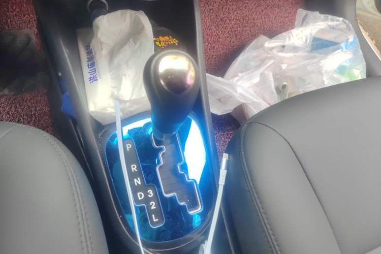 Used Kia K2 2012 Sedan 1.4L Automatic GLS Commemorative Edition Gear Lever