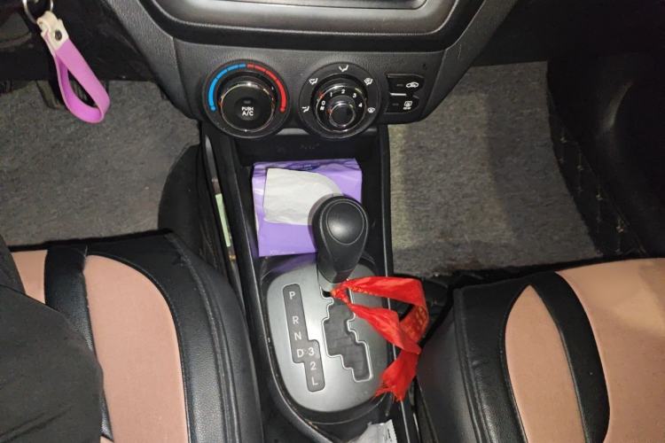 Used Kia K2 2012 Sedan 1.4L Automatic GLS Commemorative Edition Gear Lever