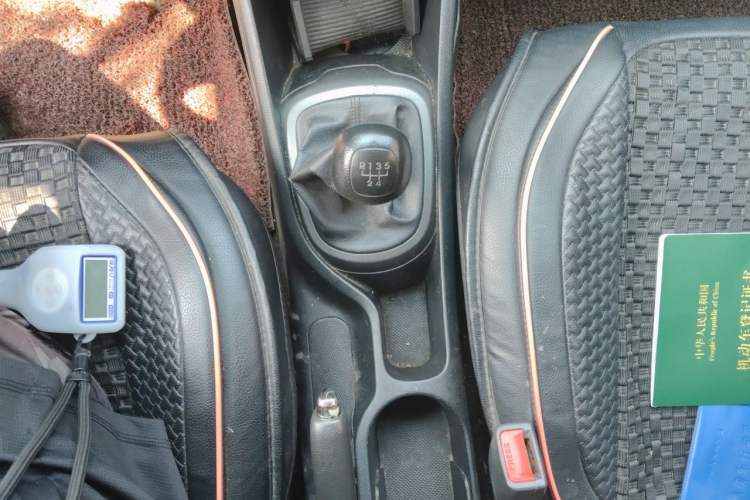Used Kia K2 2012 Sedan 1.4L MT GLS Commemorative Edition Gear Lever