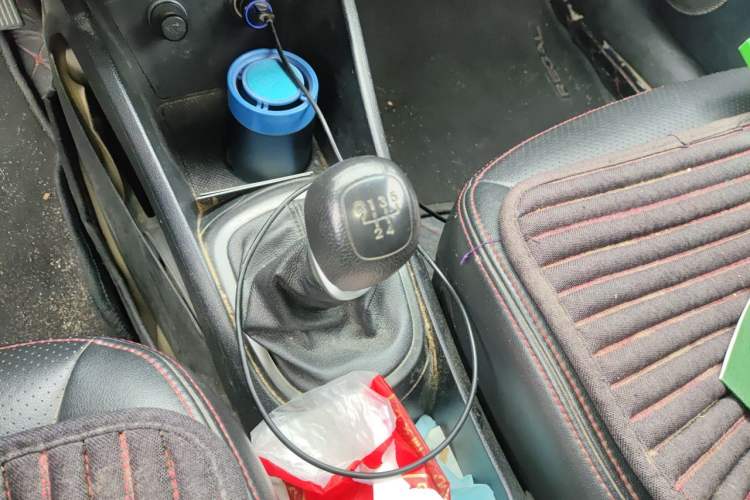 Used Kia K2 2012 Sedan 1.4L MT GLS Commemorative Edition Gear Lever