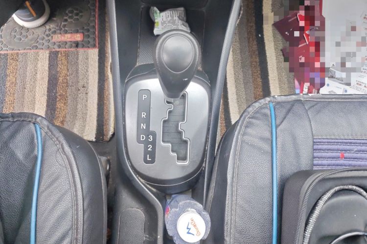 Used Kia K2 2012 Sedan 1.4L Automatic GLS Commemorative Edition Gear Lever