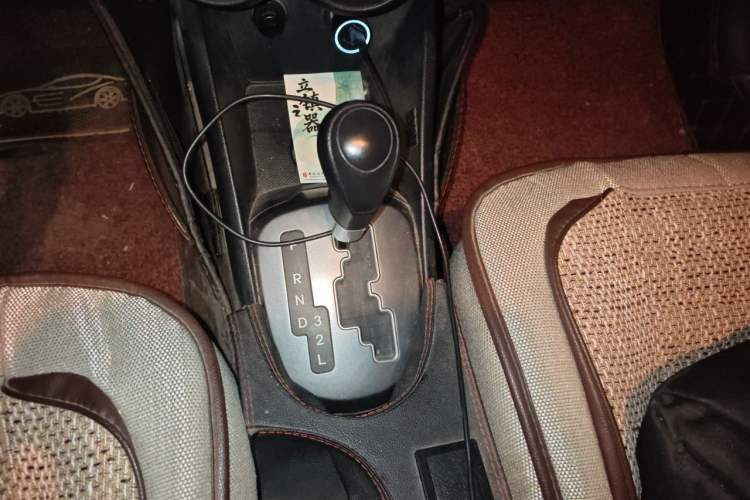Used Kia K2 2012 Sedan 1.4L Automatic GLS Commemorative Edition Gear Lever