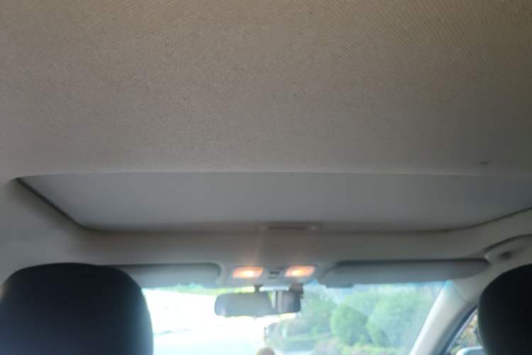 Used Kia K2 2012 Hatchback 1.6L AT Premium Headliner