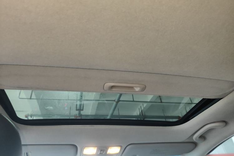 Used Kia K2 2012 Hatchback 1.6L AT Premium Headliner