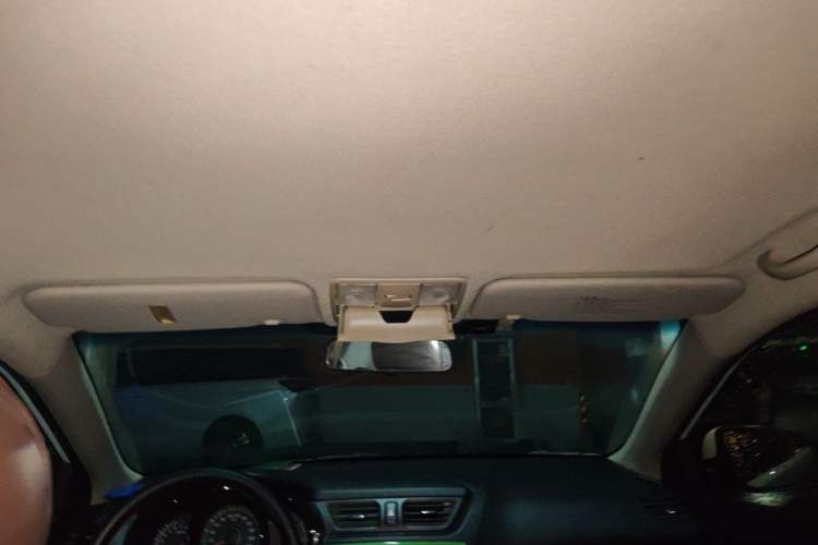 Used Kia K2 2012 Sedan 1.4L MT GLS Commemorative Edition Headliner