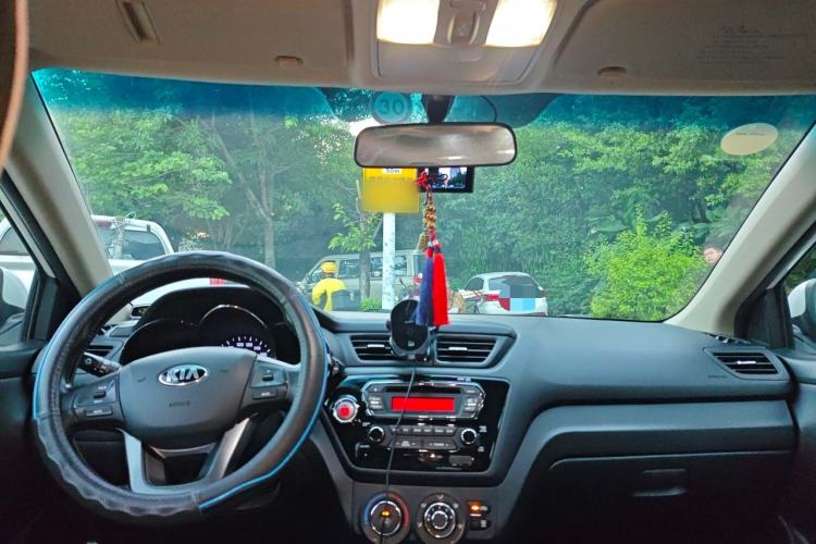 Used Kia K2 2012 Hatchback 1.6L AT Premium Commemorative Edition Headliner