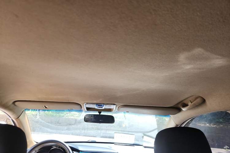 Used Kia K2 2012 Sedan 1.4L MT GLS Commemorative Edition Headliner