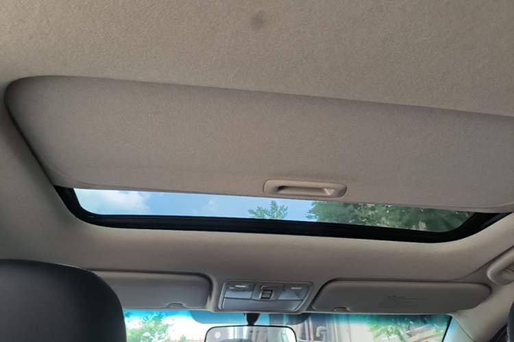 Used Kia K2 2012 Hatchback 1.4L MT Cool Edition Commemorative Model Headliner