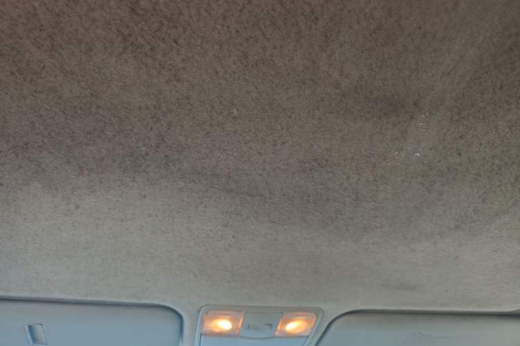 Used Kia K2 2012 Sedan 1.4L MT GLS Commemorative Edition Headliner