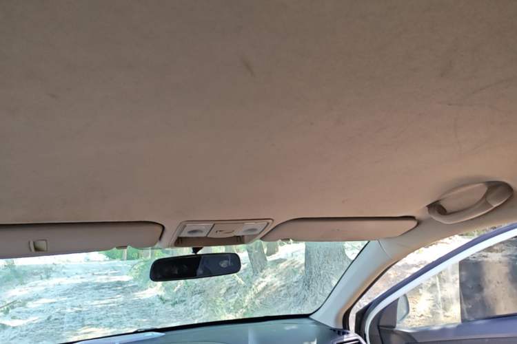 Used Kia K2 2012 Sedan 1.4L MT GLS Commemorative Edition Headliner