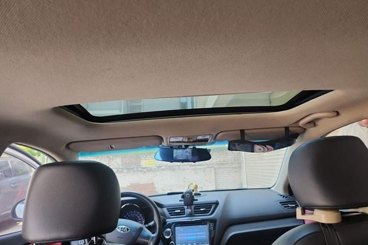 Used Kia K2 2012 Hatchback 1.4L MT Cool Edition Commemorative Model Headliner