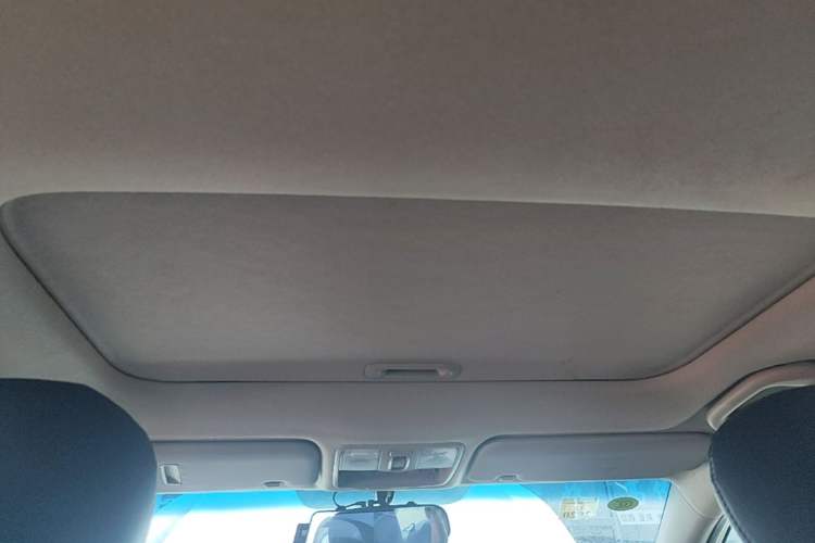 Used Kia K2 2012 Sedan 1.4L AT TOP Anniversary Edition Headliner