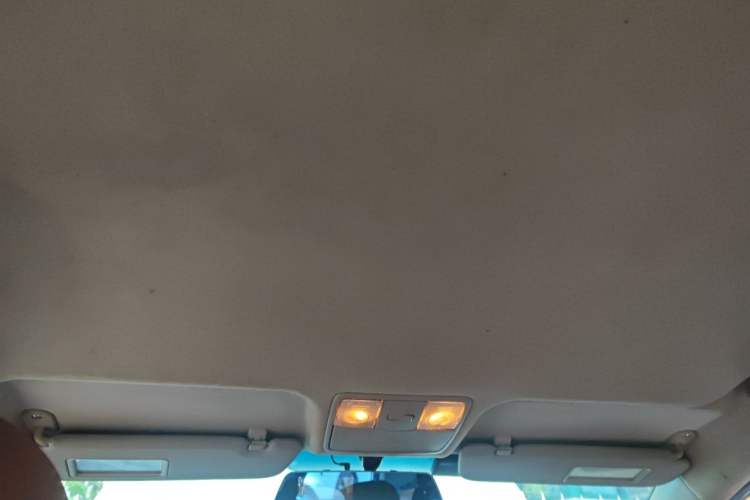 Used Kia K2 2012 Sedan 1.4L MT GLS Commemorative Edition Headliner