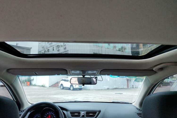 Used Kia K2 2012 Sedan 1.6L Automatic Transmission Premium Commemorative Edition Headliner