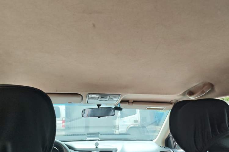 Used Kia K2 2012 Sedan 1.4L MT GLS Commemorative Edition Headliner