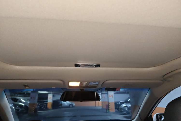 Used Kia K2 2012 Sedan 1.6L Automatic Transmission Premium Commemorative Edition Headliner