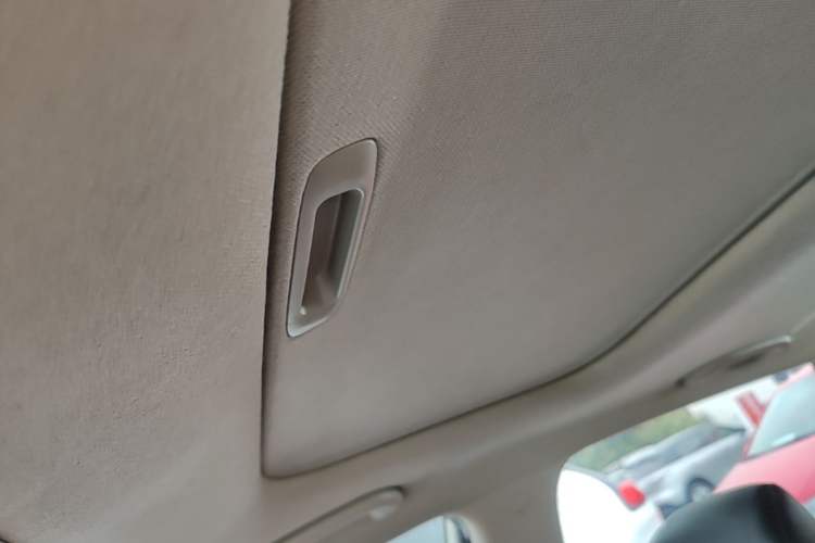 Used Kia K2 2012 Hatchback 1.4L MT Cool Edition Commemorative Model Headliner
